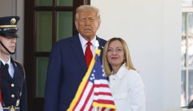 Η Τ.Μελόνι απαντά στον Ν.Τραμπ: «Η φιλία μου μαζί σας δεν βοήθησε την δημοτικότητά μου και ούτε εξαρτάται από αυτή»
