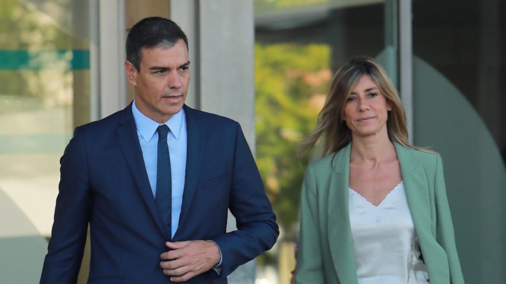 Ισπανία: Σε δίκη παραπέμπεται η σύζυγος του Π.Σάντσεθ για διαφθορά – Της επιβλήθηκαν περιοριστικοί όροι