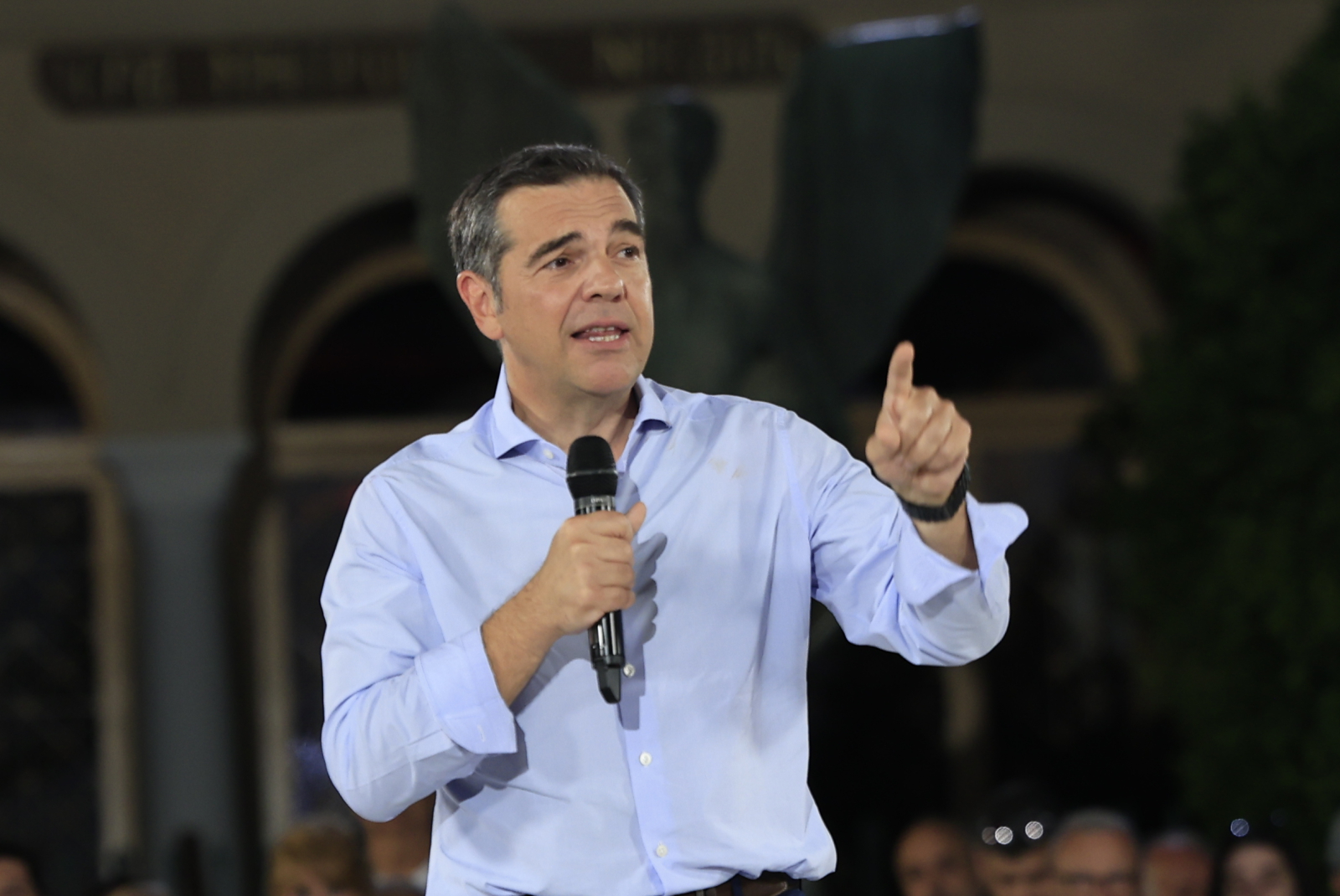 «Σκιώδη κυβέρνηση» θα ανακοινώσει ο Α.Τσίπρας