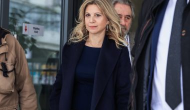 Στην Αιόλου τα γραφεία της Ελπίδας της Μ.Καρυστιανού