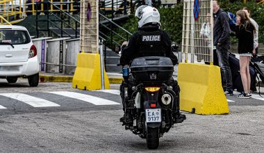 Ξεφεύγουν τα πράγματα και στα Καλάβρυτα: Άγριος καβγάς ανήλικων αλλοδαπών – Τραυματίστηκε ένας Έλληνας που επενέβη