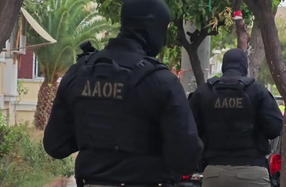 Έφοδος της ΔΑΟΕ σε νυχτερινό κέντρο στην Κεφαλονιά: Ένας εκ των 6 συλληφθέντων επιτέθηκε σε αστυνομικό