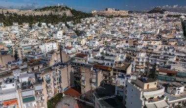 Η κυβέρνηση βάζει «τέλος» στα σενάρια για πλαφόν στα ενοίκια