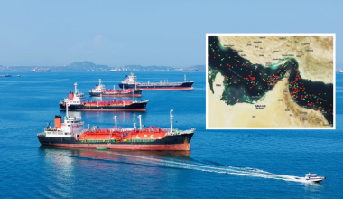Αργά εξέρχονται τα πλοία από τα Στενά του Ορμούζ – Εντοπίστηκε νάρκη