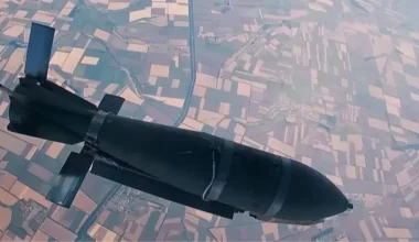 Οι Ρώσοι κατέστρεψαν με κατευθυνόμενες βόμβες KAB ουκρανικό εξοπλισμό ηλεκτρονικού πολέμου στο Περβομαΐσκι (βίντεο)