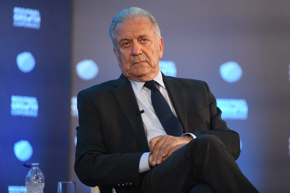 Δ.Αβραμόπουλος: Άρση ασυλίας και μετάβαση στις Βρυξέλλες για να εκτελεστεί το ένταλμα σύλληψης του βουλευτή της ΝΔ