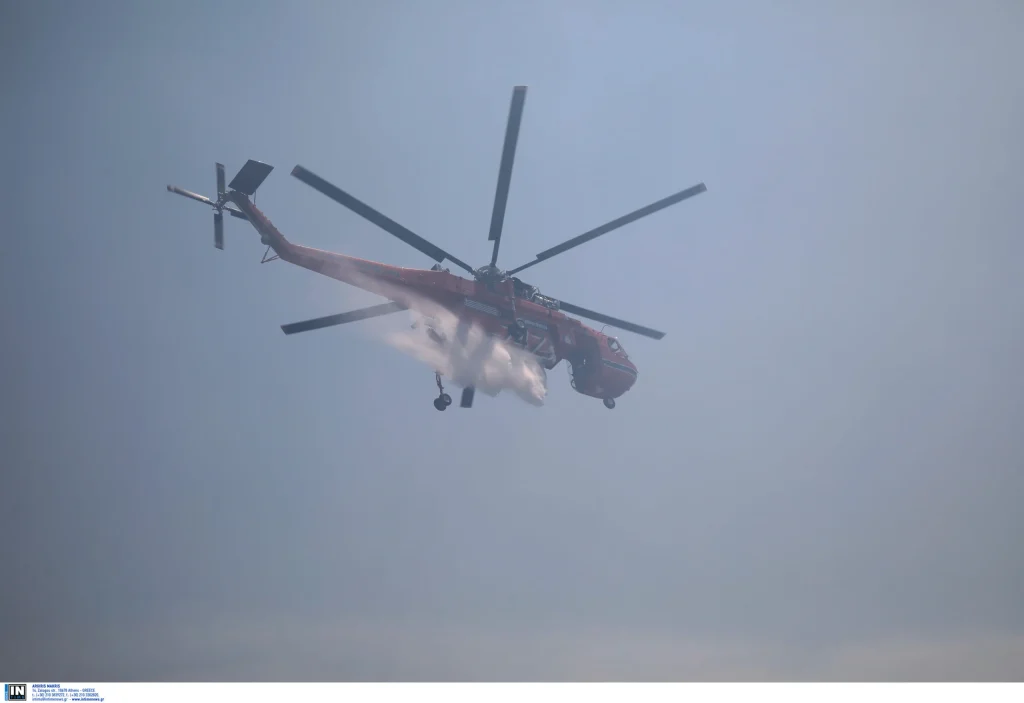 Σπάτα: Σε ύφεση η φωτιά κοντά στο αεροδρόμιο «Ελευθέριος Βενιζέλος» (upd2)