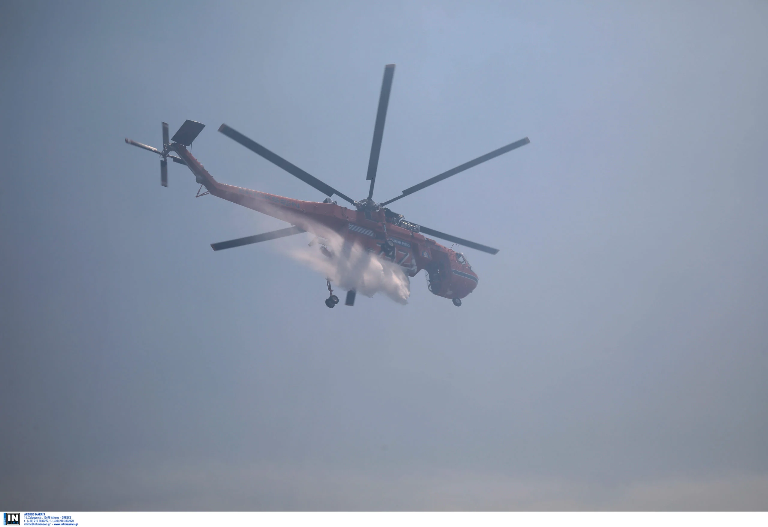 Σπάτα: Φωτιά κοντά στο αεροδρόμιο «Ελευθέριος Βενιζέλος» – Προειδοποιητικό μήνυμα στους κατοίκους (upd)