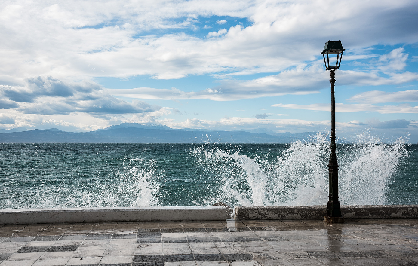 Καιρός: Ισχυροί άνεμοι έως 7 μποφόρ αύριο – Τοπικές βροχές στα βόρεια ηπειρωτικά