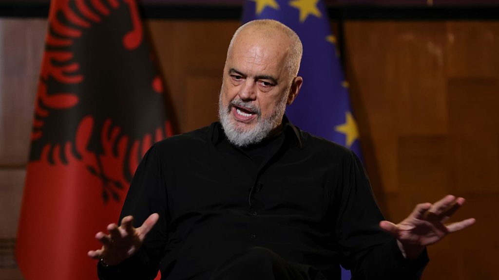 Έντι Ράμα: Τα έβαλε με το… Ιράν – «Αυτοί  βρίσκονται πίσω από τις διαδηλώσεις για το τουριστικό θέρετρο»!