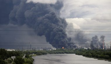 Nέες μαζικές ουκρανικές επιθέσεις με drones: Οι Ρώσοι κατέρριψαν 143 μη επανδρωμένα αεροσκάφη