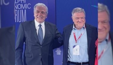 «Qatar Gate»: Εκδόθηκε ευρωπαϊκό ένταλμα σύλληψης για τον βουλευτή και πρώην αντιπρόεδρο της ΝΔ Δ.Αβραμόπουλο