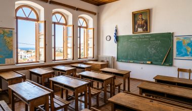 Άδειες αίθουσες στα σχολεία: Καταργούνται 43 Νηπιαγωγεία και 32 Δημοτικά λόγω έλλειψης μαθητών