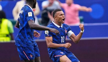 Γαλλία – Ιράκ 3-0: Με «διπλό χτύπημα» του Μπαπέ οι «Τρικολόρ» στους «32» του Μουντιάλ