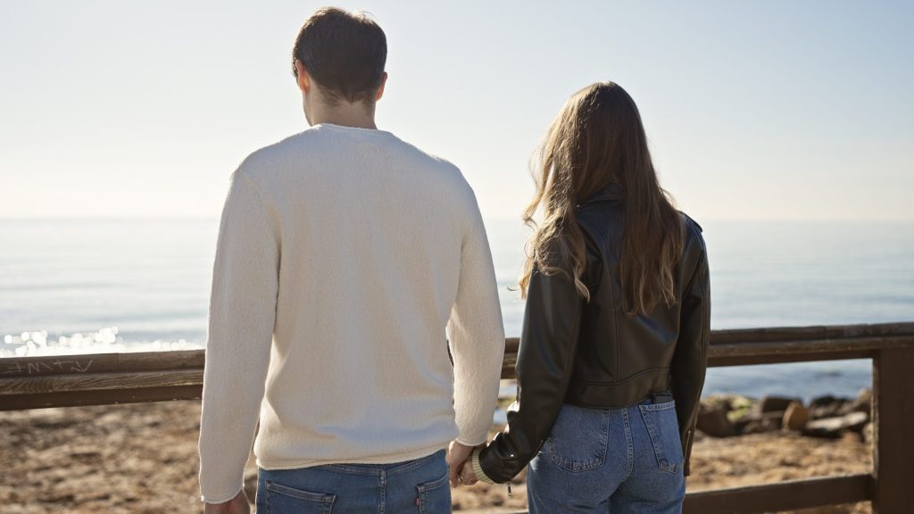 «Low vibrational» σχέσεις: Τι περιγράφει ο νέος όρος της Gen Z