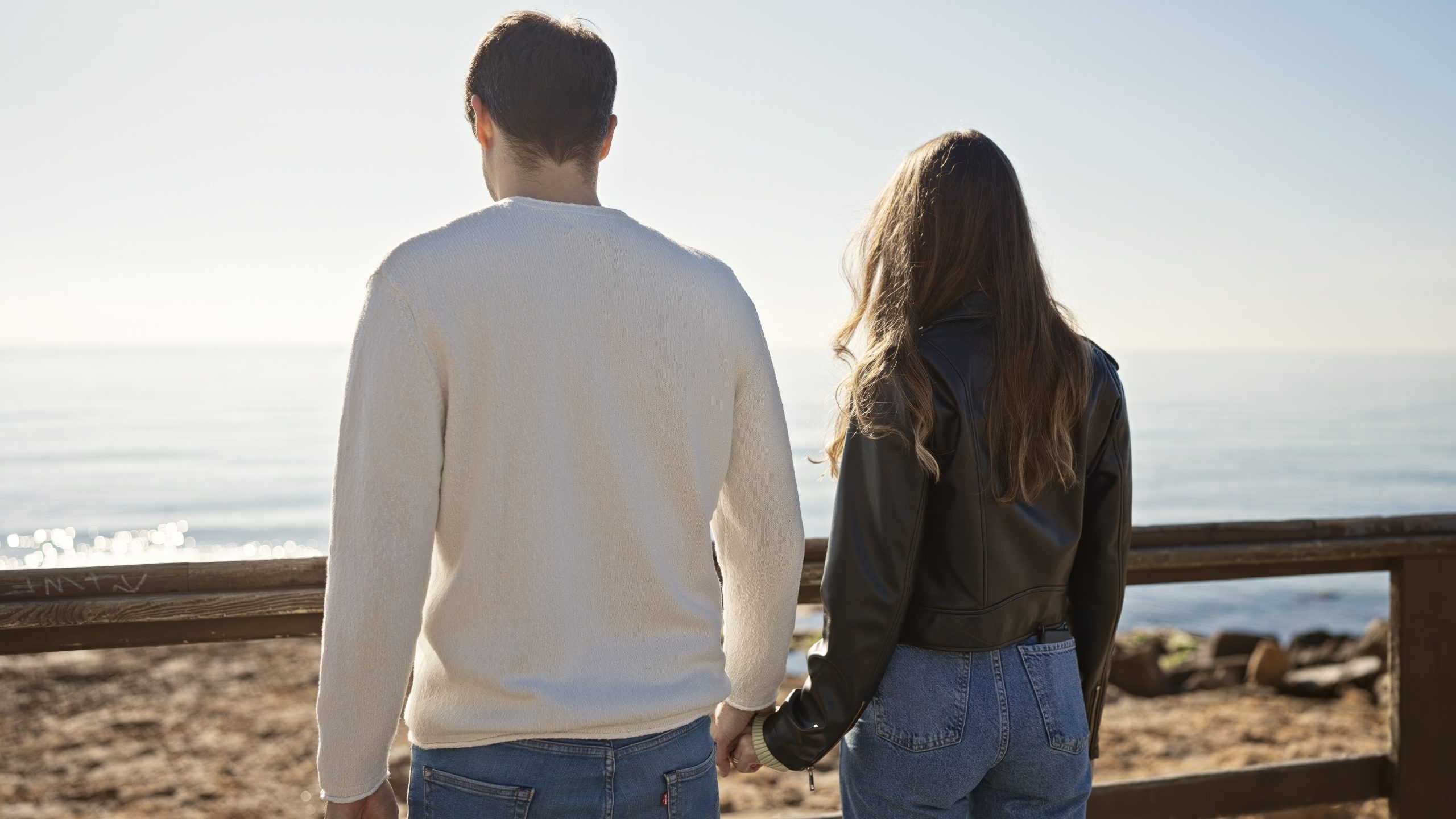 «Low vibrational» σχέσεις: Τι περιγράφει ο νέος όρος της Gen Z