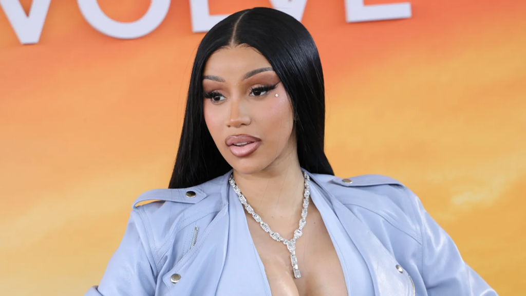 Cardi B: «Είμαι άφραγκη, όλα αυτά είναι ψευδαίσθηση» – Το βίντεο με τις πανάκριβες Chanel που προκάλεσε αντιδράσεις