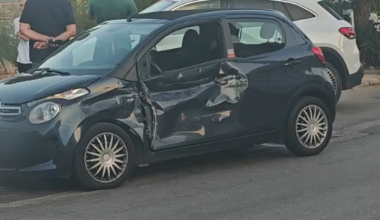 Κινηματογραφική καταδίωξη δύο Ρομά στη Βάρκιζα: Έριξαν το όχημά τους σε τρία αυτοκίνητα και διέφυγαν
