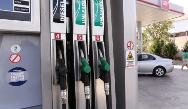 ΑΑΔΕ: «Τέλος» στις «απλές αποδείξεις» για επαγγελματικές αγορές καυσίμων – Τι αλλάζει