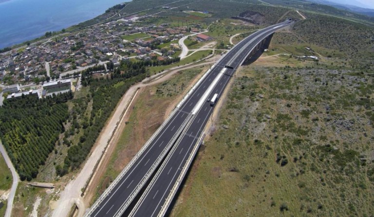 Στήνουν κόλπα με αποζημιώσεις αναδόχων εργολάβων