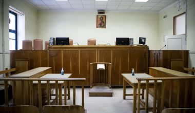 Ηράκλειο: 17,5 χρόνια κάθειρξη στον διευθυντή Γυμνασίου για σεξουαλική κακοποίηση μαθήτριας