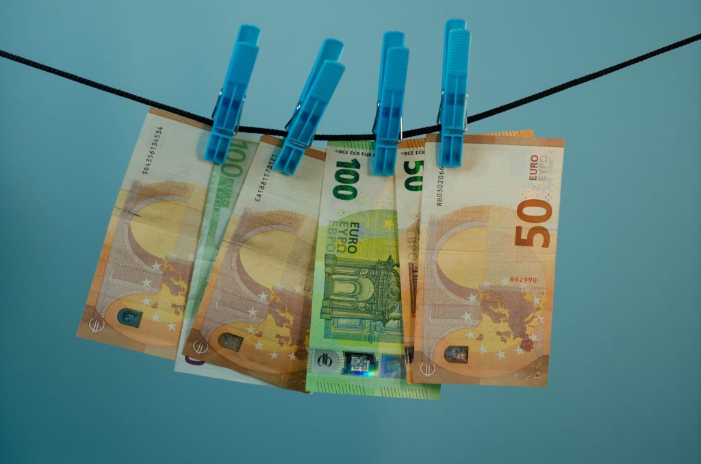 «Τέλος χρόνου» για τα χρέη άνω των 150.000 ευρώ: Η ΑΑΔΕ βγάζει στα «μανταλάκια» τους μεγαλοοφειλέτες