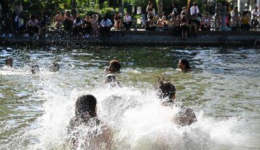 Παρίσι: Απαγόρευση κατανάλωσης αλκοόλ λόγω του ακραίου καύσωνα – Τετραπλασιάστηκαν οι καρδιακές ανακοπές