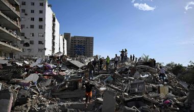 Βίντεο: Πολυώροφα κτίρια στην Βενεζουέλα καταρρέουν από μόνα τους μία ημέρα μετά τον σεισμό!