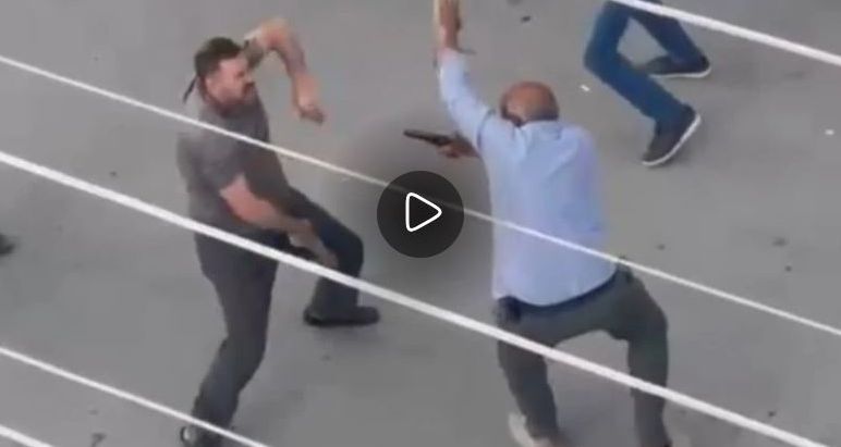 Άγρια συμπλοκή στην Άγκυρα: Άρπαξε το όπλο του και τον πυροβόλησε εξ επαφής (βίντεο)