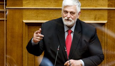 Ο ΥΦΥΠΕΞ Γ.Λοβέρδος «βάφτισε» «πλούσιους» τους ντελιβεράδες και «πάμπλουτους» αυτούς που παραγγέλνουν!