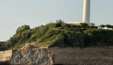 Σκληρό βίντεο: Η στιγμή που πλαγιά στην Γαλλία καταρρέει και σκοτώνει δύτρια – Σε σοκ ο σύντροφός της που ήταν μαζί