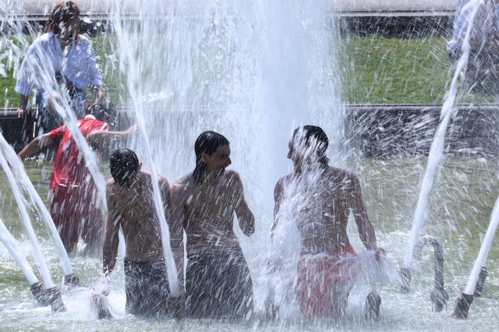 Έρευνα: Η κλιματική αλλαγή ενίσχυσε καθοριστικά τον ακραίο καύσωνα στη δυτική Ευρώπη