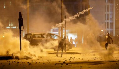 Βίντεο: Ξέσπασαν διαδηλώσεις στον Λίβανο για την συμφωνία με το Ισραήλ