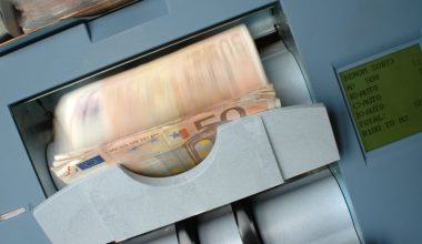 Πού καταλήγουν τα χρήματα που μένουν σε αδρανείς τραπεζικούς λογαριασμούς