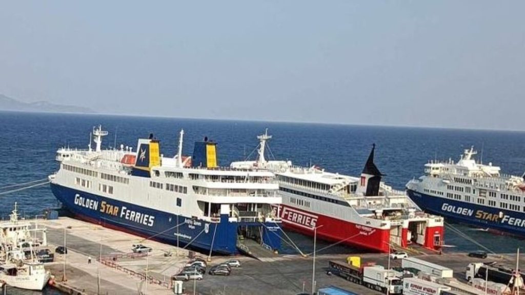 «Δεμένα» τα πλοία στις 3 Ιουλίου: 24ωρη απεργία στο λιμάνι Ραφήνας