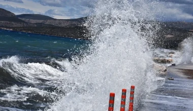 Καιρός: Θυελλώδεις άνεμοι έως 8 μποφόρ αύριο – Τους 36 βαθμούς Κελσίου θα «αγγίξει» η θερμοκρασία