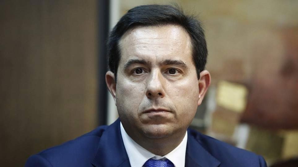 Διαφοροποίηση Μηταράκη στη συνταγματική αναθεώρηση για το ασυμβίβαστο βουλευτή-υπουργού που προτείνει ο Μητσοτάκης