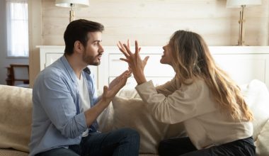 10 προειδοποιητικά σημάδια που δεν πρέπει να αγνοήσετε στη σχέση σας