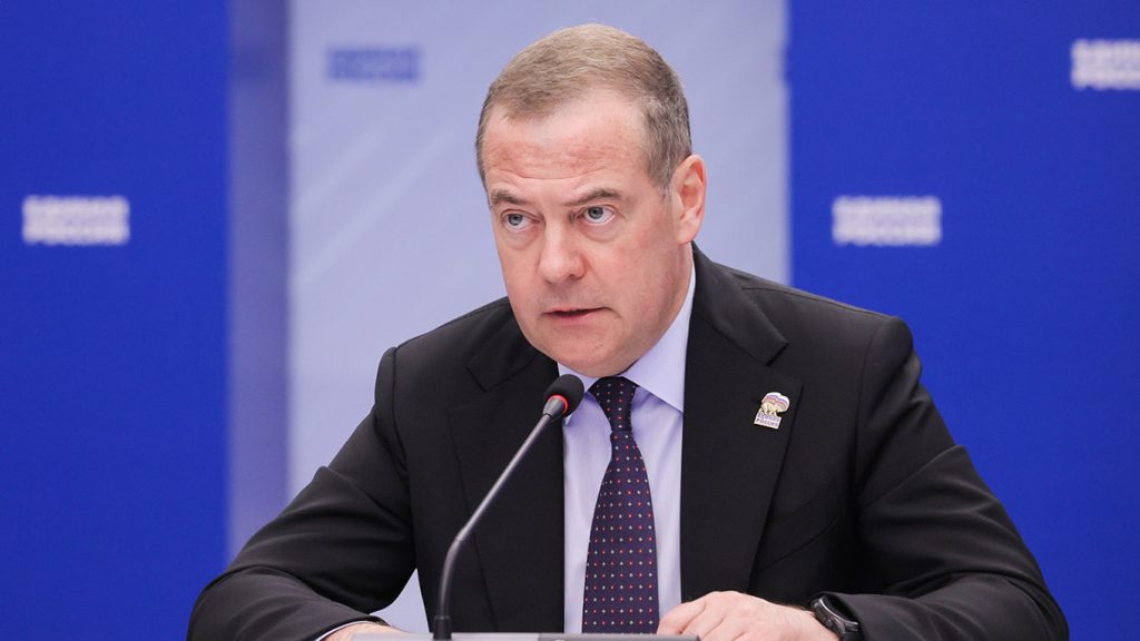 Μεντβέντεφ: «Η ενότητά μας είναι ισχυρότερη από την Δύση – Η Ουκρανία οδηγείται σε οριστική κατάρρευση»