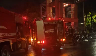 Νεκρός ανασύρθηκε οδηγός μετά από τροχαίο στην Βαρυμπόμπη – Το αυτοκίνητο ανατράπηκε και πήρε φωτιά
