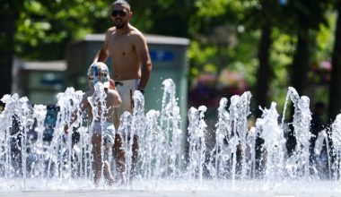 Καύσωνας: Μετά την Ιταλία και στην Γερμανία εκτοξεύουν νερό στους πολίτες μήπως και… επιβιώσουν