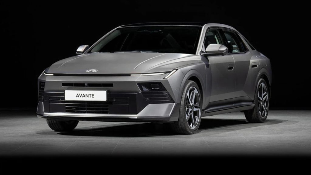 Νέο Hyundai Elantra: Πιο τολμηρό από ποτέ και με νέα υβριδική τεχνολογία