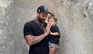 Ο Δημήτρης Αλεξάνδρου βγάζει βίντεο τον μικρό Πάρη να τραγουδά το «Σαφάρι» της Ρίας Ελληνίδου