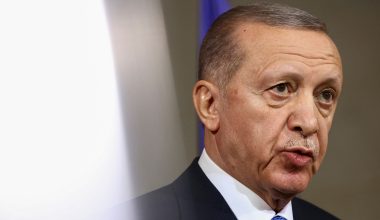 Τ.Ερντογάν κατά της Αθήνας: «Δεν ωφελεί ο αποκλεισμός της Τουρκίας από την ευρωπαϊκή ασφάλεια»