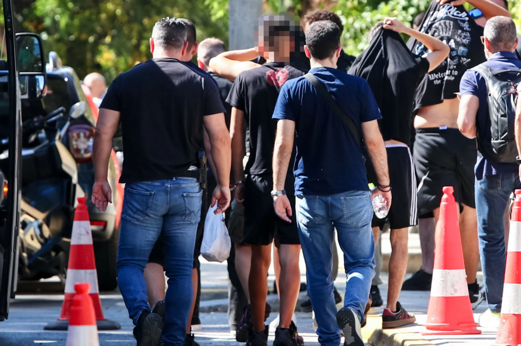 Καλλιθέα: Προφυλακίστηκε ο 18χρονος που ομολόγησε τη δολοφονία του 15χρονου