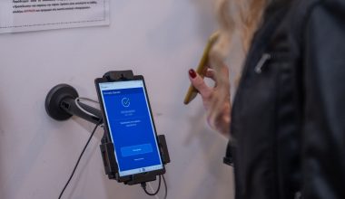 Σε εφαρμογή η ψηφιακή κάρτα εργασίας για 2,5 εκατ. εργαζομένους – Ποιους νέους κλάδους αφορά