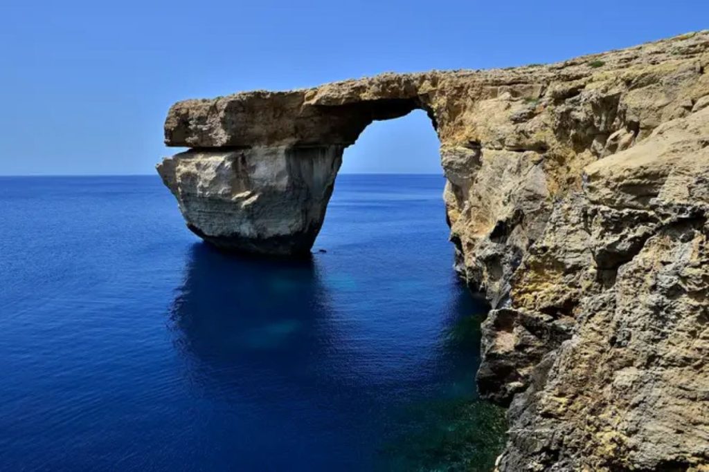 Τραγωδία στη Μάλτα: Κατέρρευσε η διάσημη αψίδα «Kissing Elephants» και σκότωσε τουρίστα με τζετ σκι