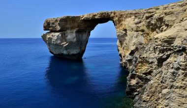 Τραγωδία στη Μάλτα: Κατέρρευσε η διάσημη αψίδα «Kissing Elephants» και σκότωσε τουρίστα με τζετ σκι