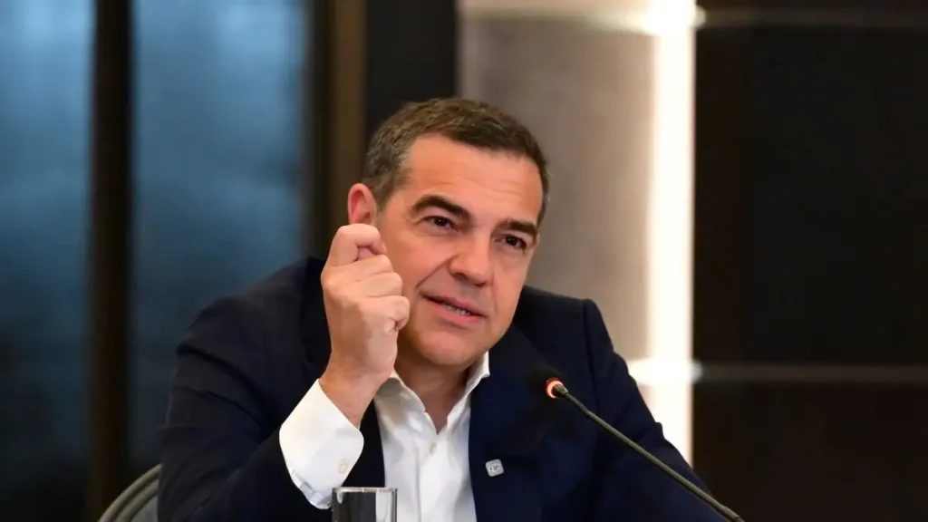 Η κυβέρνηση θα επιχειρήσει να εκμεταλλευτεί την άνοδο Τσίπρα για να πάρει ψήφους από το ΠΑΣΟΚ