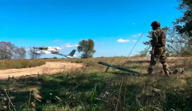 Ρώσος στρατιώτης έχασε τη ζωή του στο Ροντίνσκε προστατεύοντας πέντε αμάχους από επίθεση ουκρανικού drone! (βίντεο)